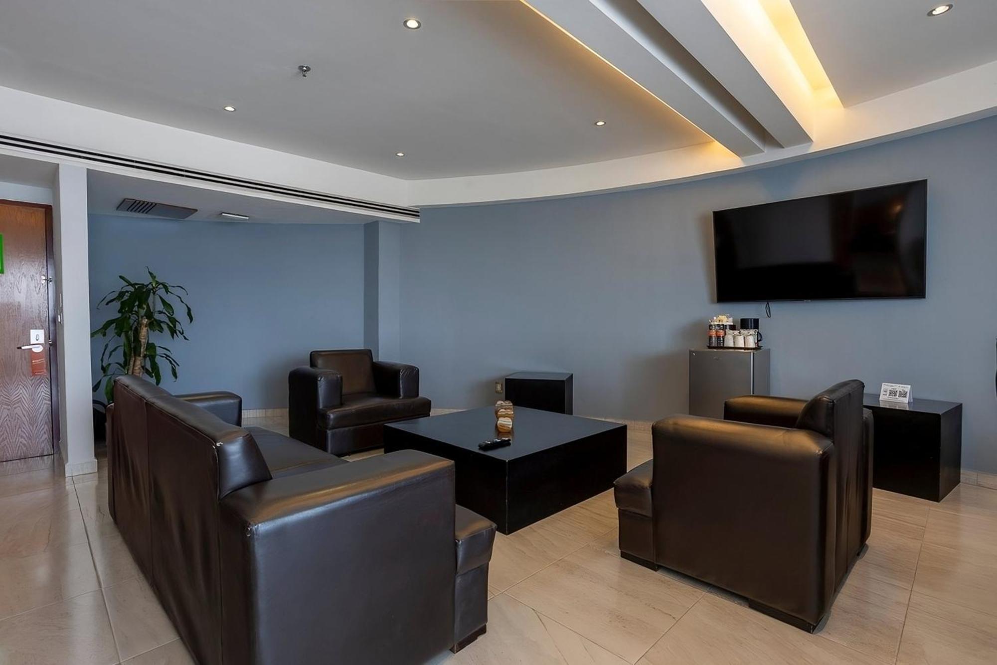 Holiday Inn Puebla Finsa By Ihg Exterior photo