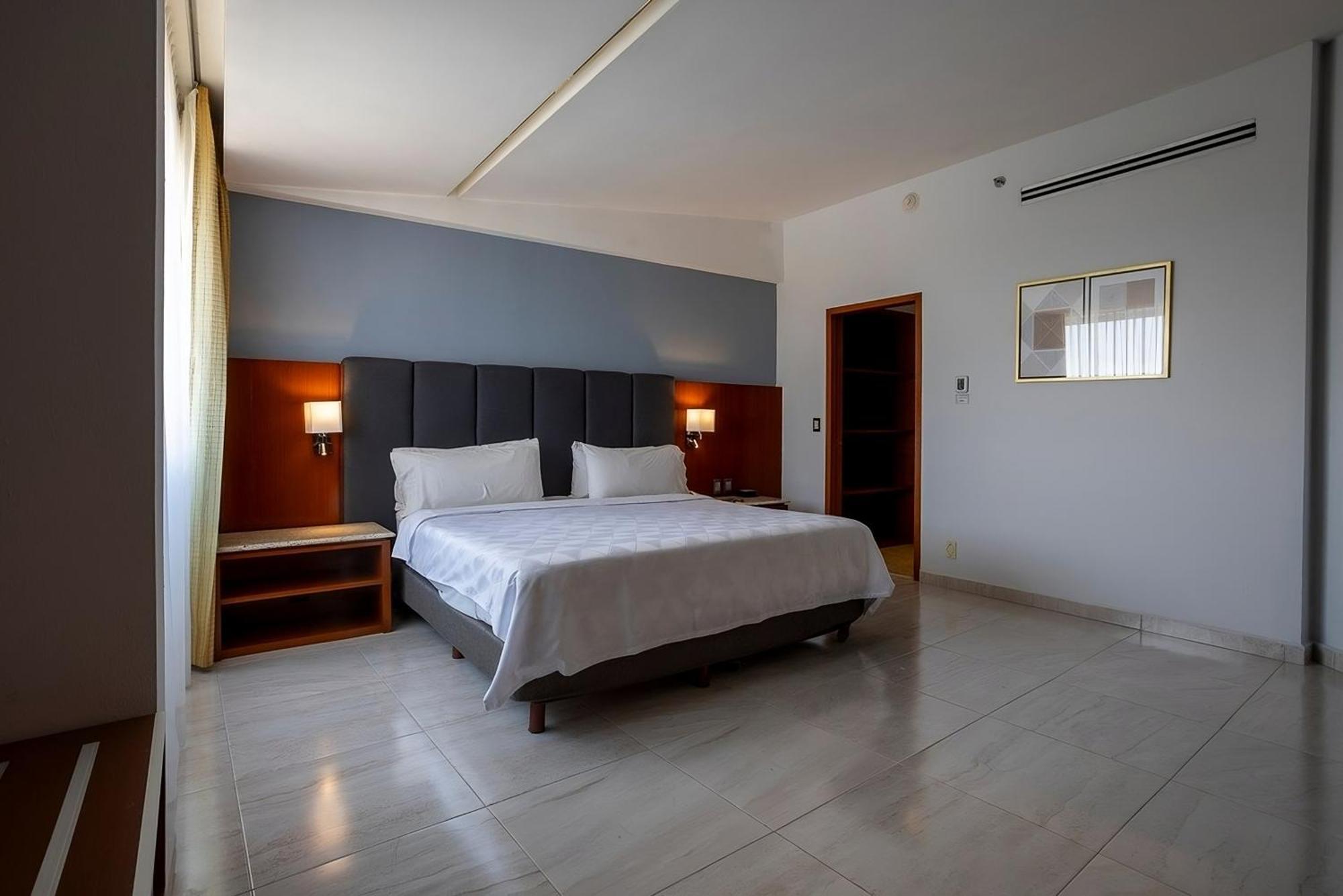 Holiday Inn Puebla Finsa By Ihg Exterior photo