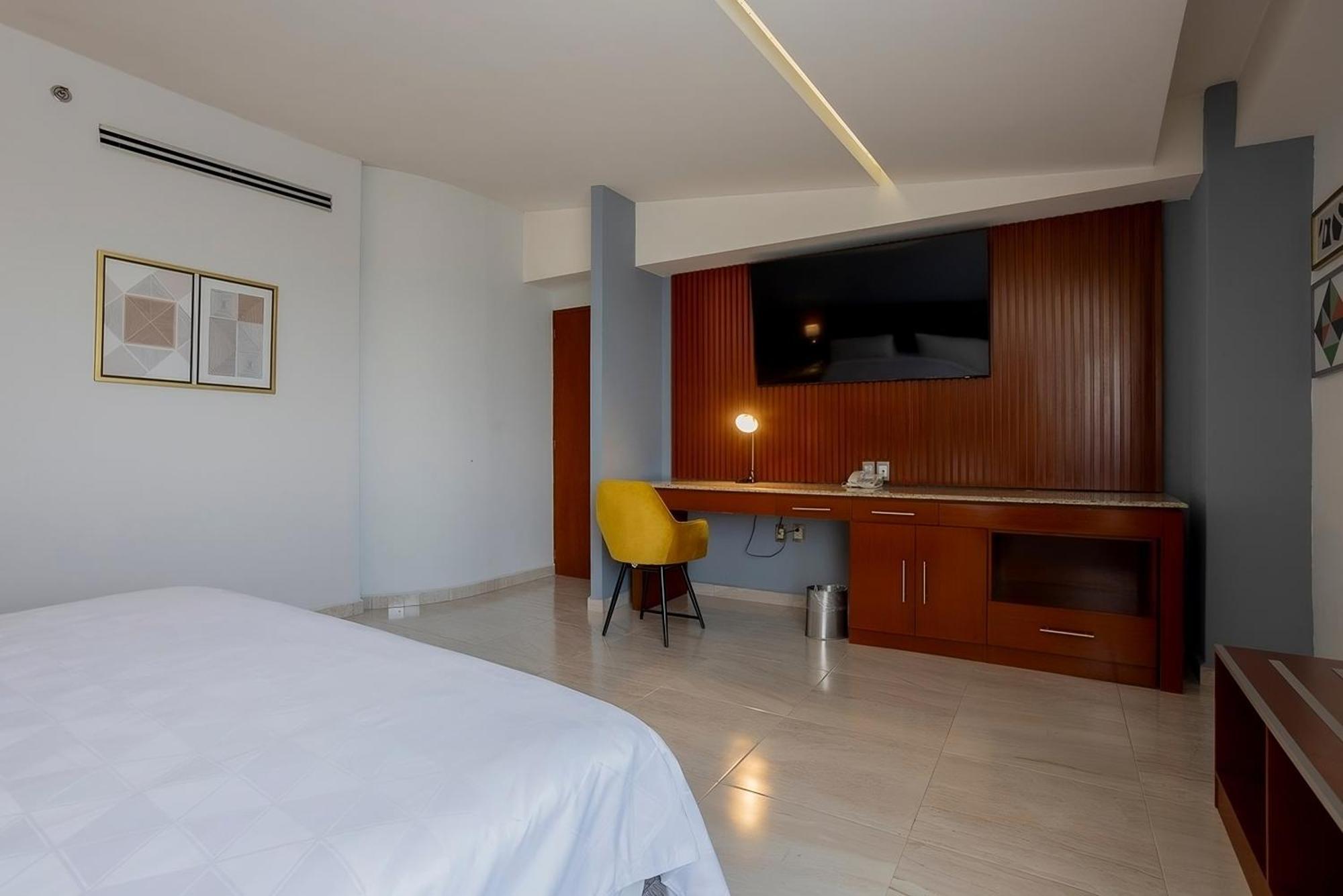 Holiday Inn Puebla Finsa By Ihg Exterior photo