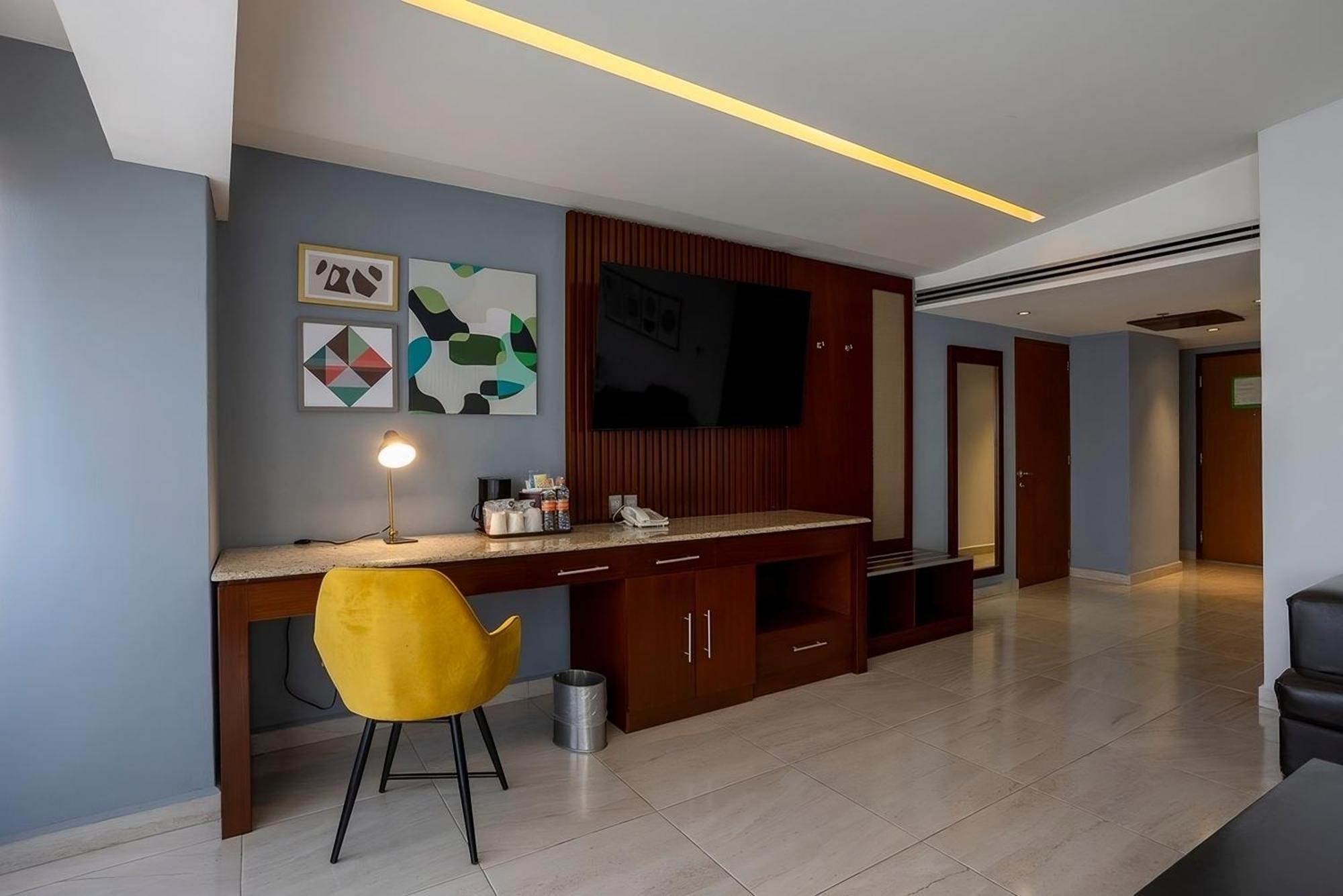 Holiday Inn Puebla Finsa By Ihg Exterior photo