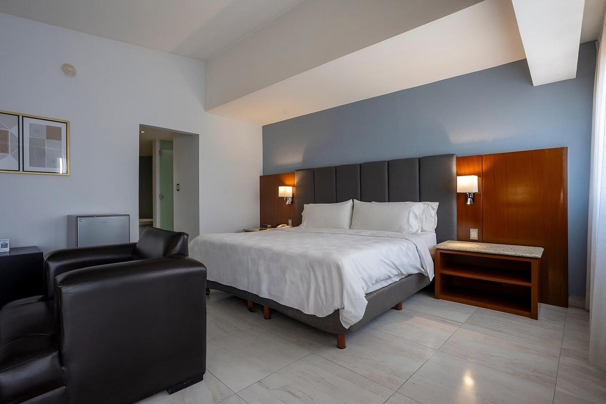 Holiday Inn Puebla Finsa By Ihg Exterior photo