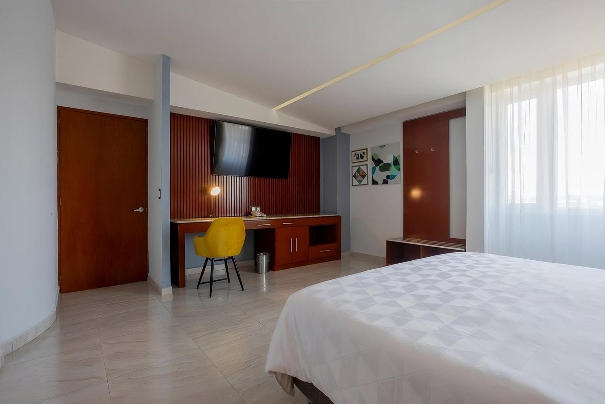 Holiday Inn Puebla Finsa By Ihg Exterior photo