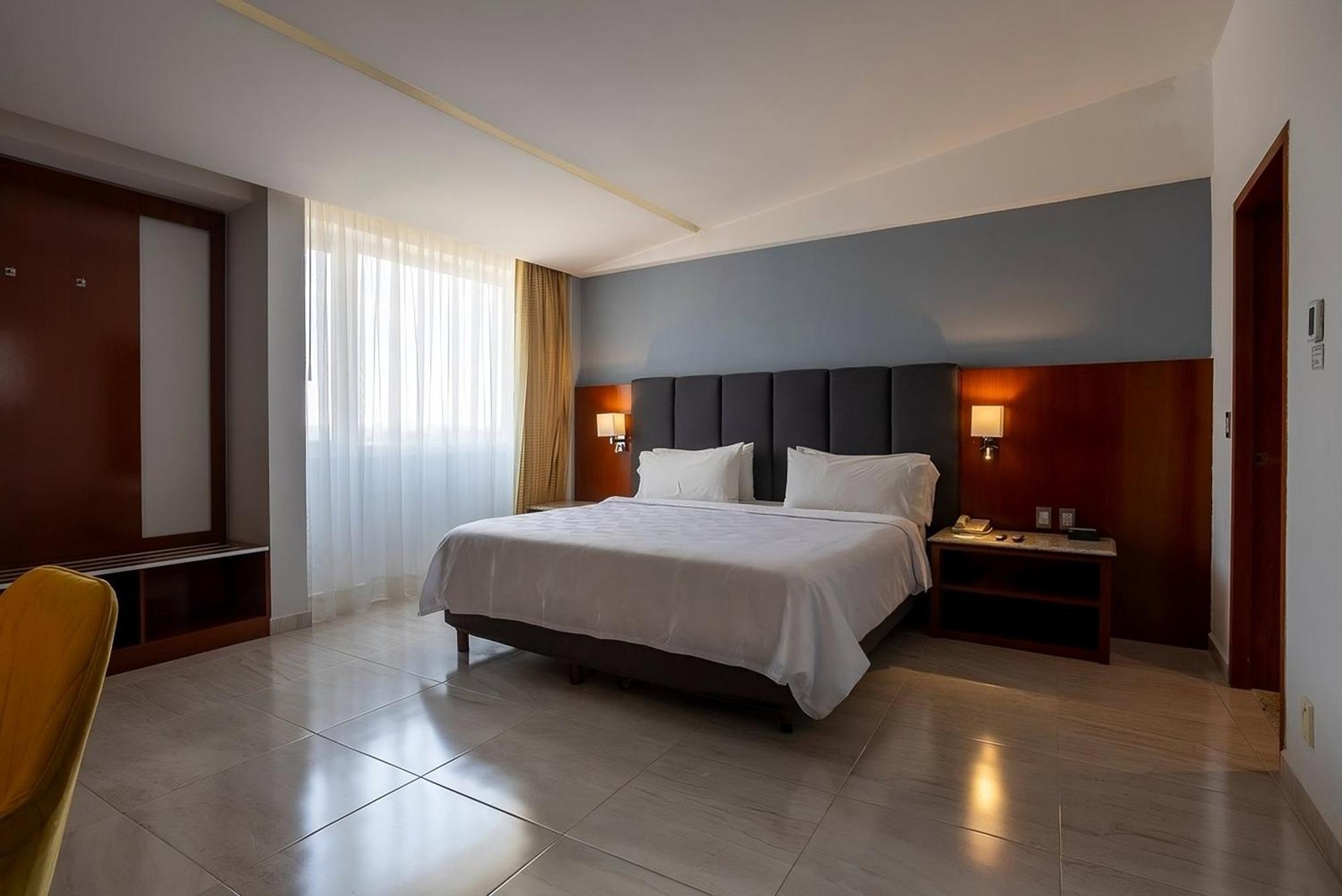 Holiday Inn Puebla Finsa By Ihg Exterior photo